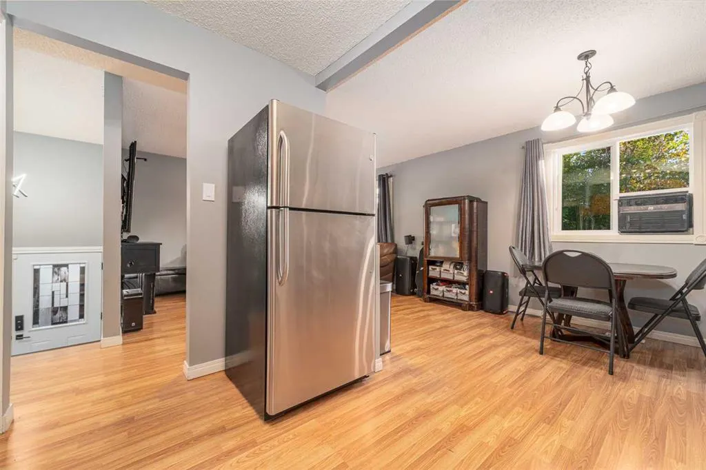 826 Columbia Boulevard W
