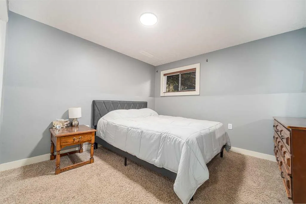 826 Columbia Boulevard W