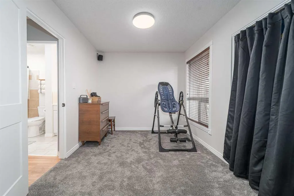 826 Columbia Boulevard W