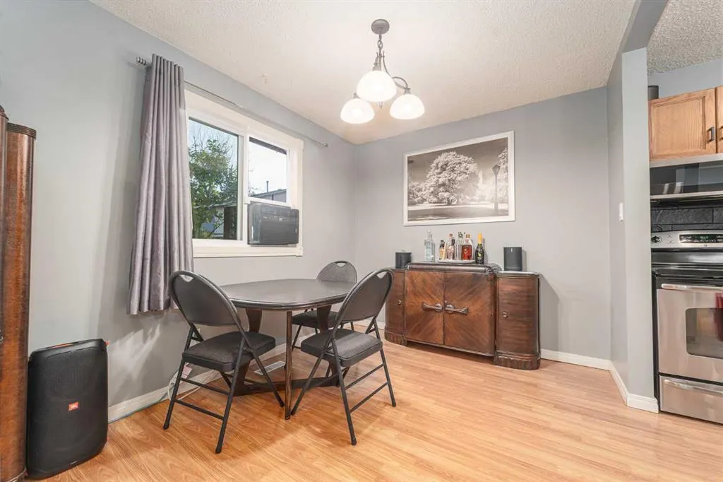 826 Columbia Boulevard W