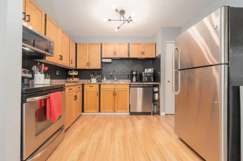 826 Columbia Boulevard W