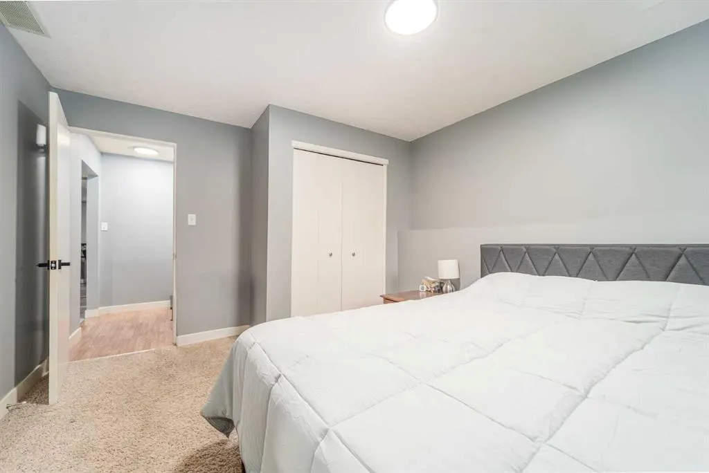826 Columbia Boulevard W