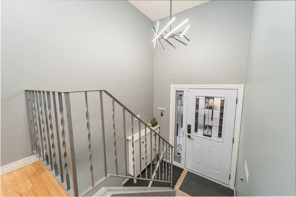 826 Columbia Boulevard W