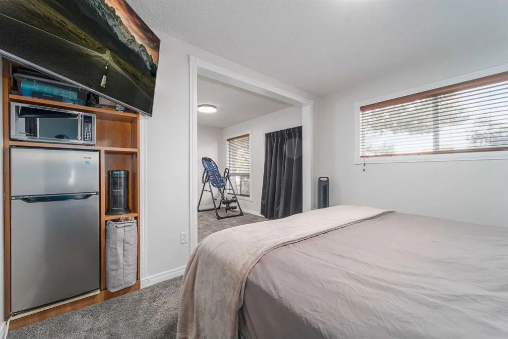 826 Columbia Boulevard W
