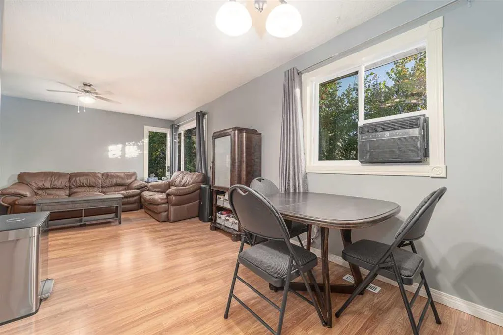 826 Columbia Boulevard W