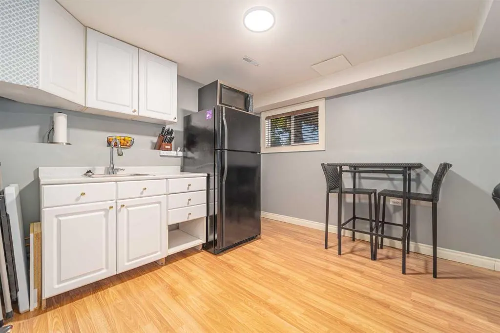 826 Columbia Boulevard W