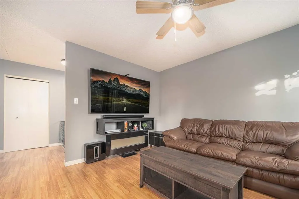 826 Columbia Boulevard W