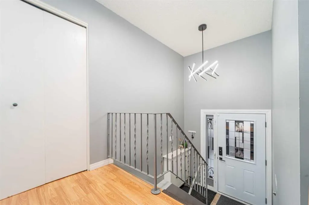 826 Columbia Boulevard W