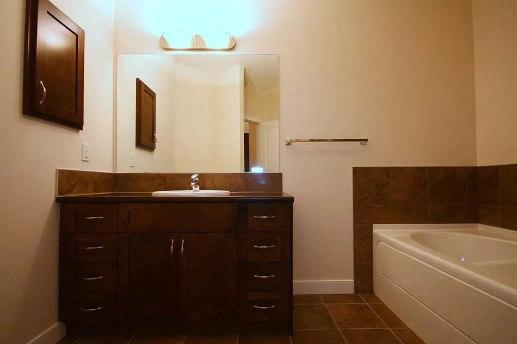 30 Discovery Ridge Close SW, #518