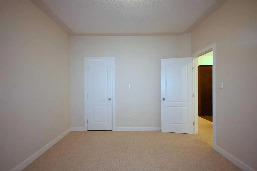 30 Discovery Ridge Close SW, #518
