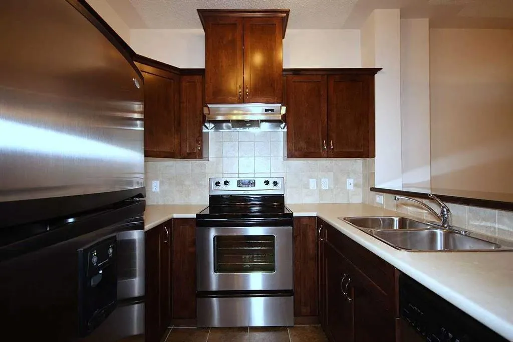 30 Discovery Ridge Close SW, #518