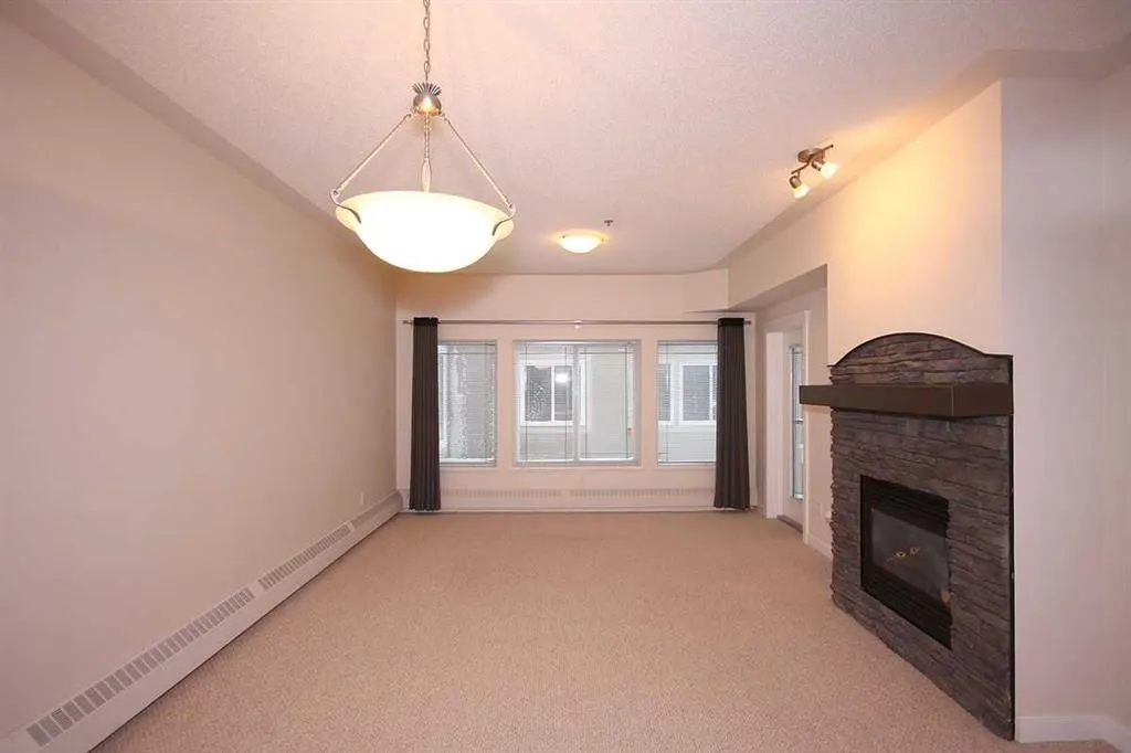 30 Discovery Ridge Close SW, #518