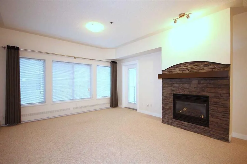 30 Discovery Ridge Close SW, #518