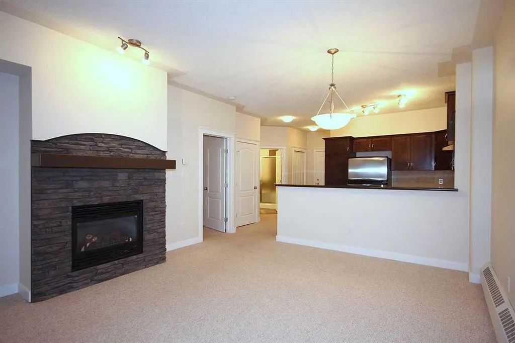 30 Discovery Ridge Close SW, #518