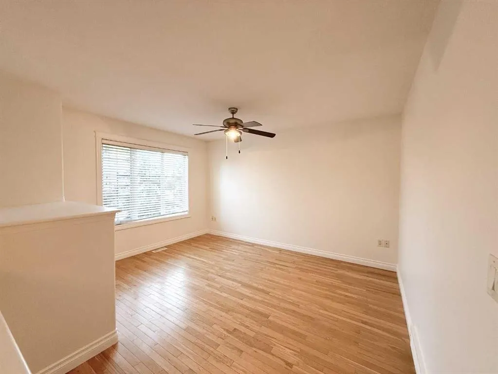 4833 52 Street, #201