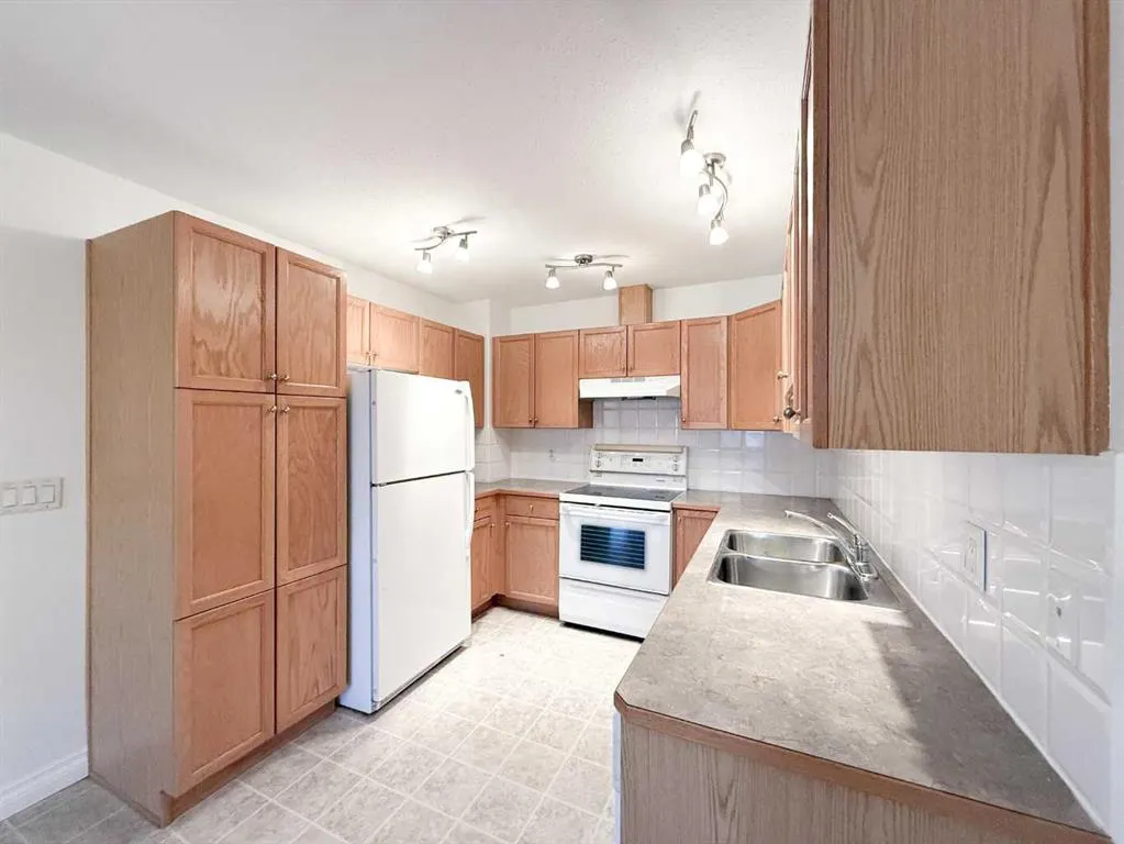 4833 52 Street, #201
