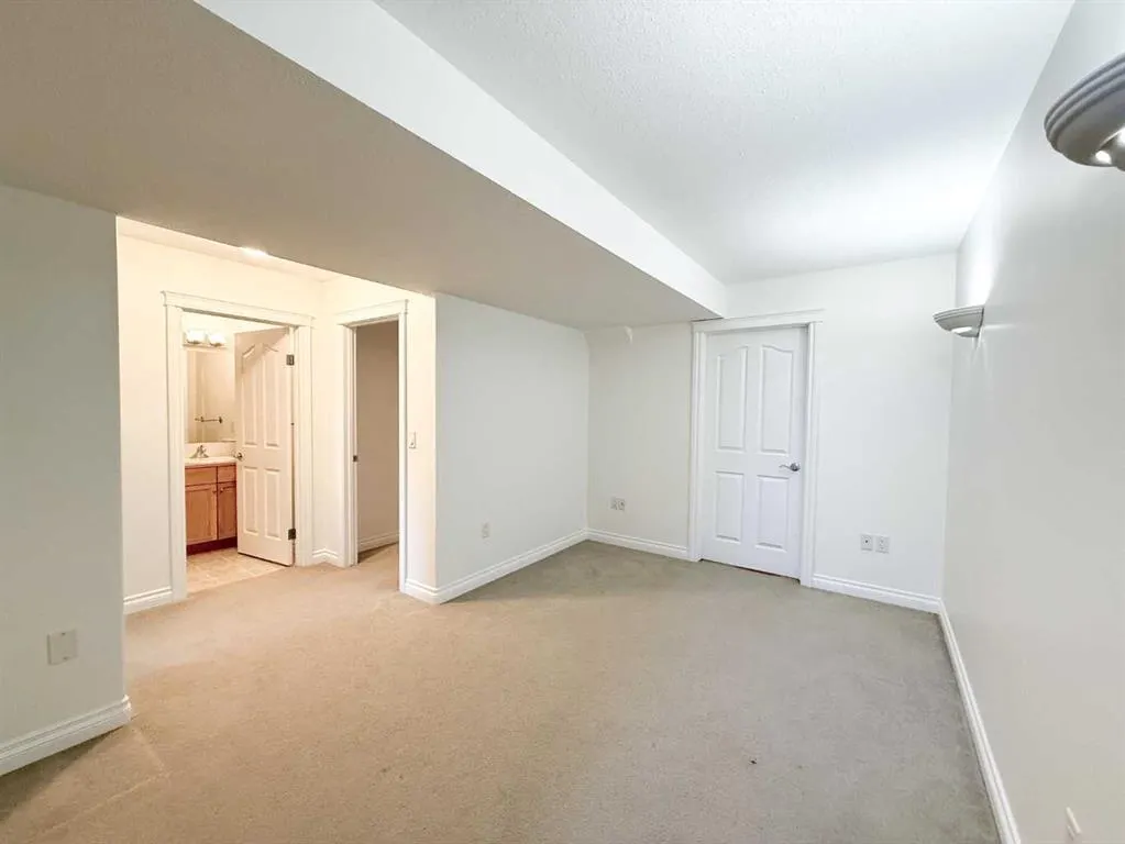 4833 52 Street, #201