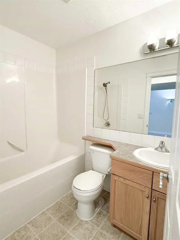 4833 52 Street, #201