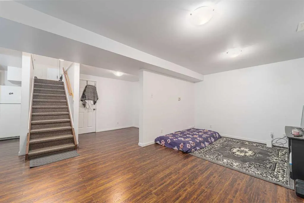 1730 12 Avenue S