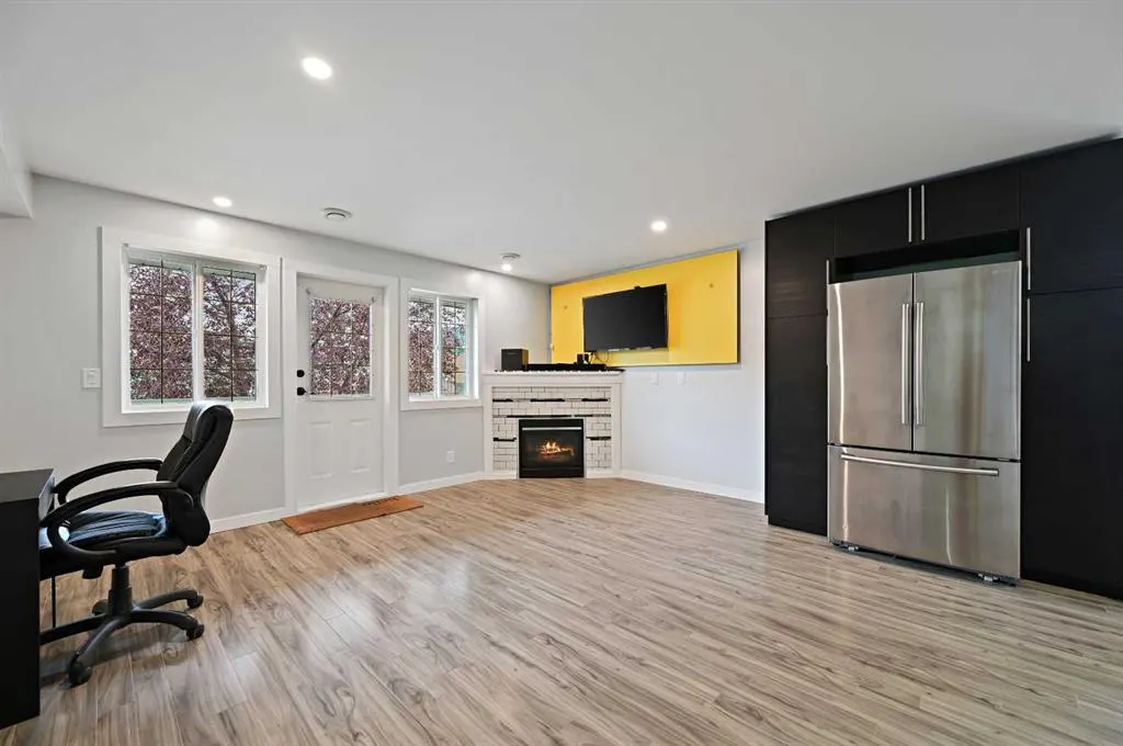 1723 37 Street SE, #201