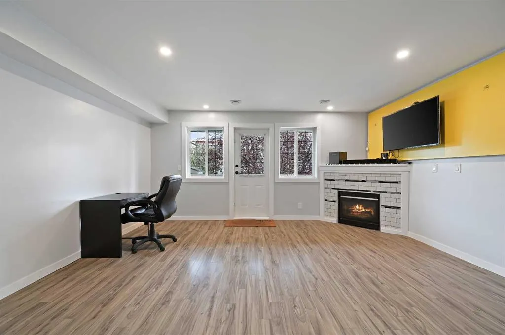 1723 37 Street SE, #201