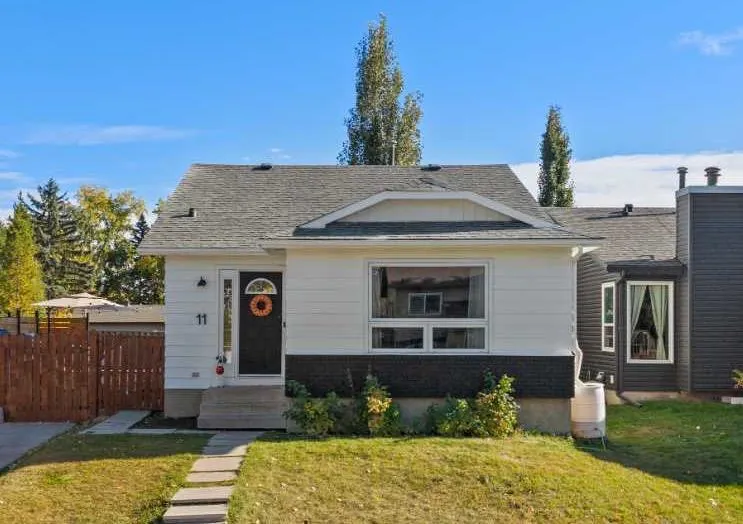 11 Deerfield Circle SE