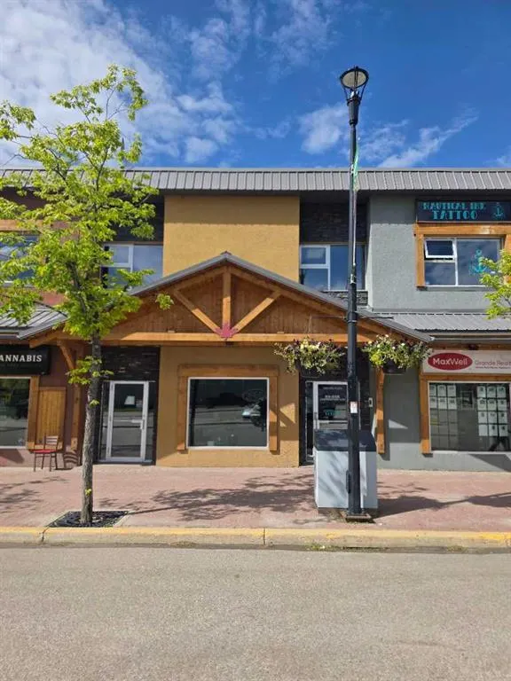 1800 Pine Plaza