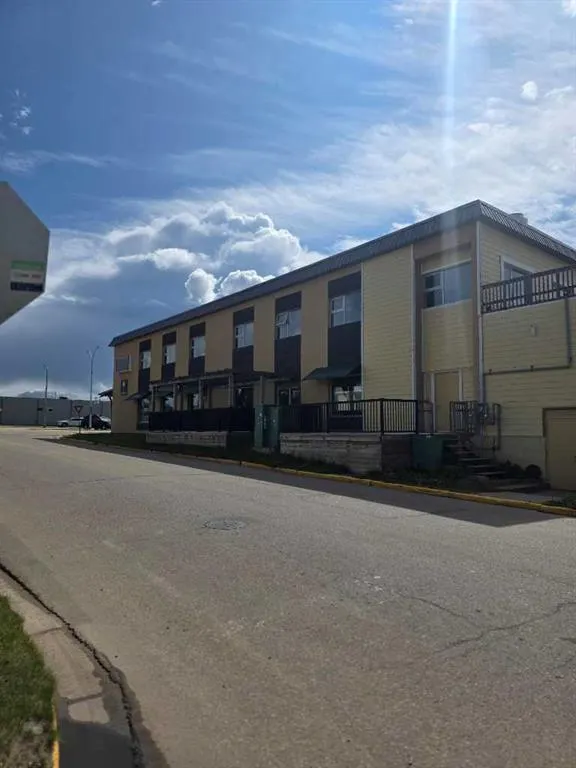1800 Pine Plaza