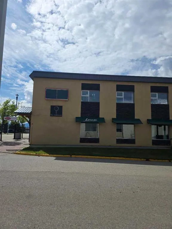 1800 Pine Plaza