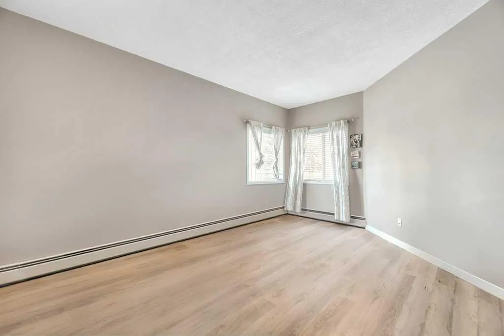 3 Parklane Way, #102