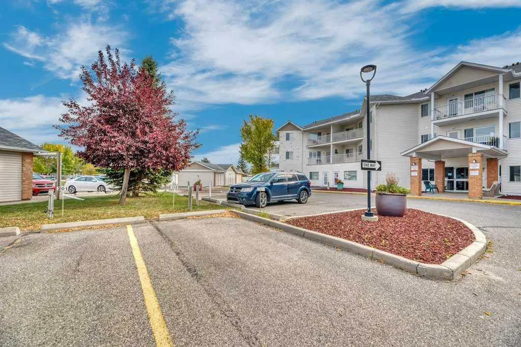 3 Parklane Way, #102
