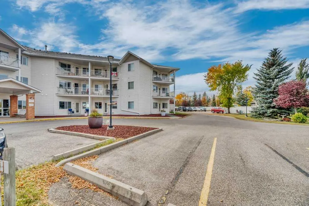 3 Parklane Way, #102