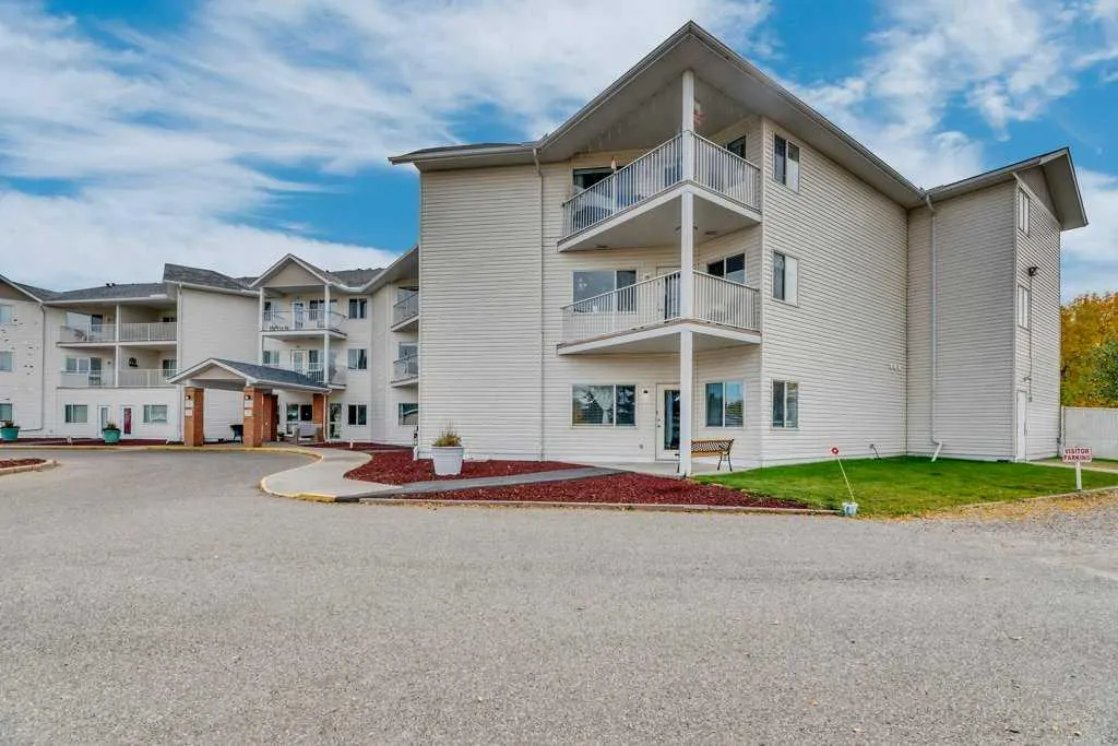3 Parklane Way, #102