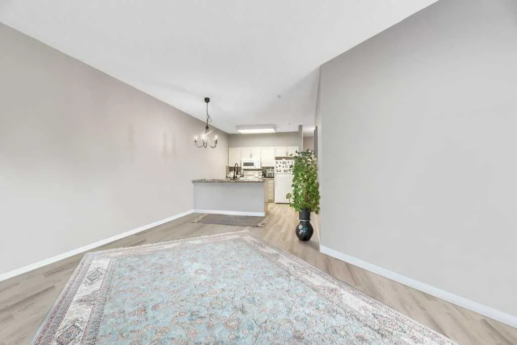 3 Parklane Way, #102