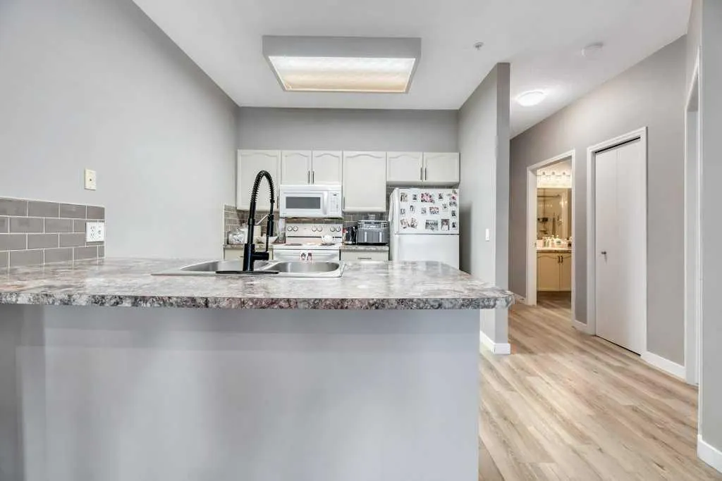 3 Parklane Way, #102