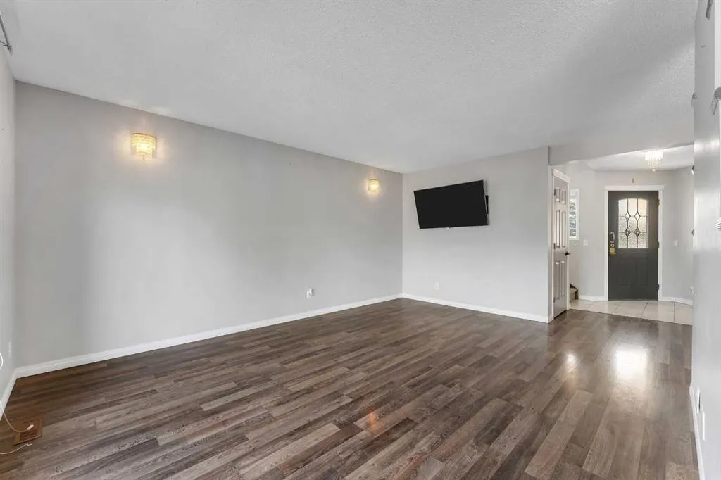 22 Cimarron Crescent