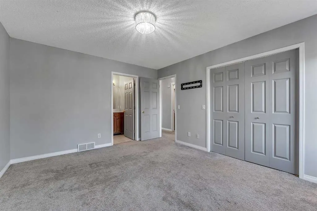 22 Cimarron Crescent