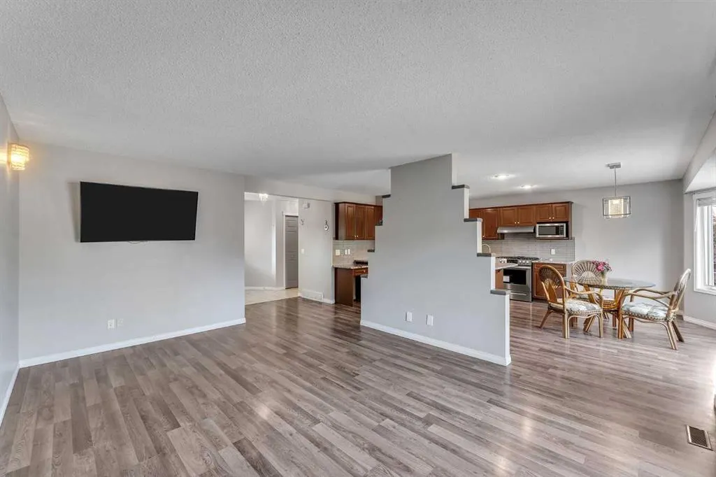22 Cimarron Crescent