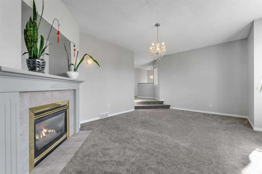 22 Cimarron Crescent
