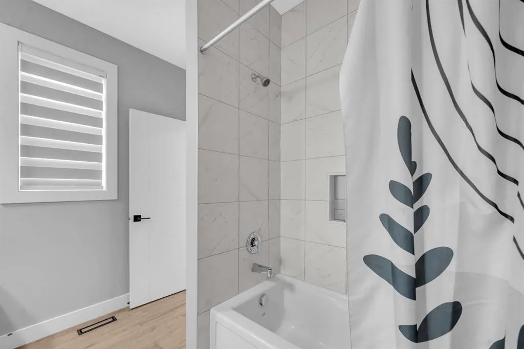 155 Carringham Way NW