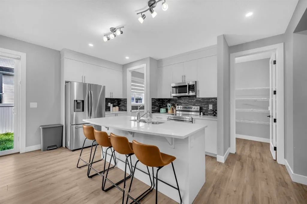 155 Carringham Way NW