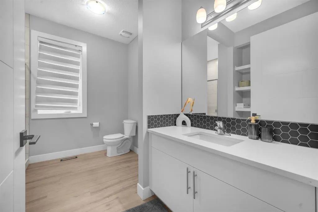 155 Carringham Way NW