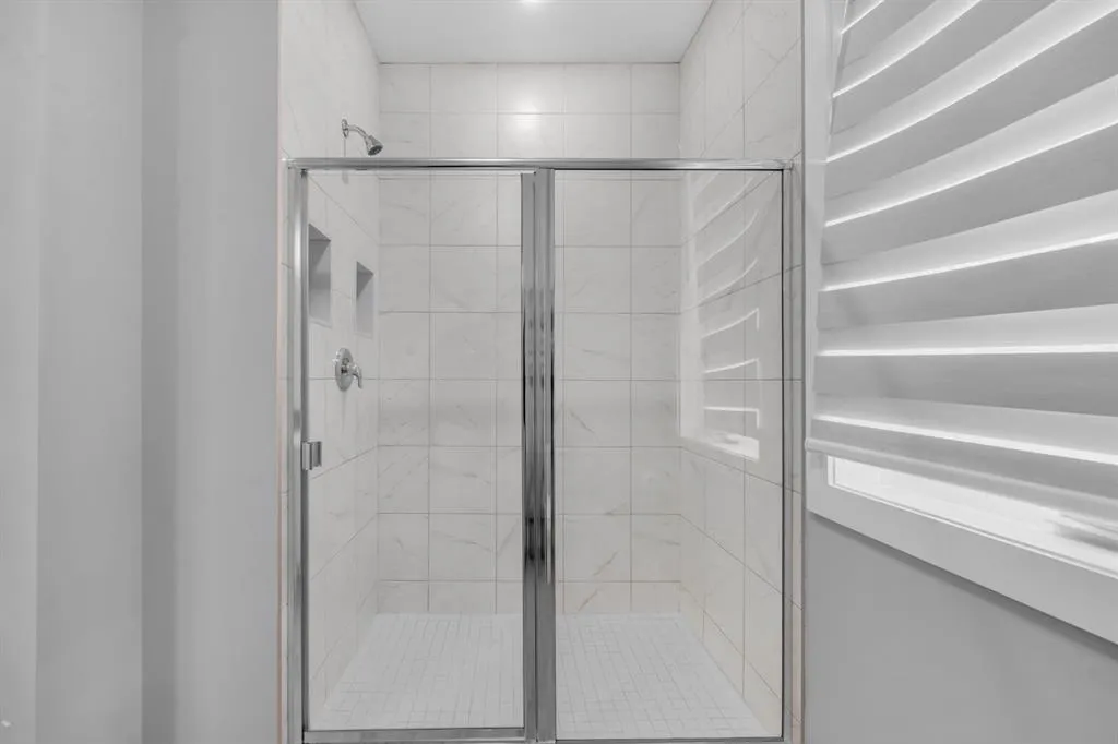 155 Carringham Way NW