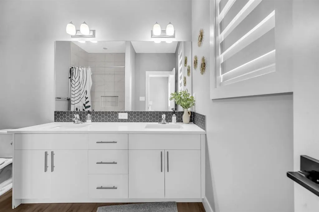 155 Carringham Way NW