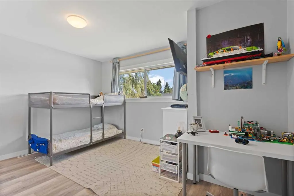 228 Lynnwood Drive SE