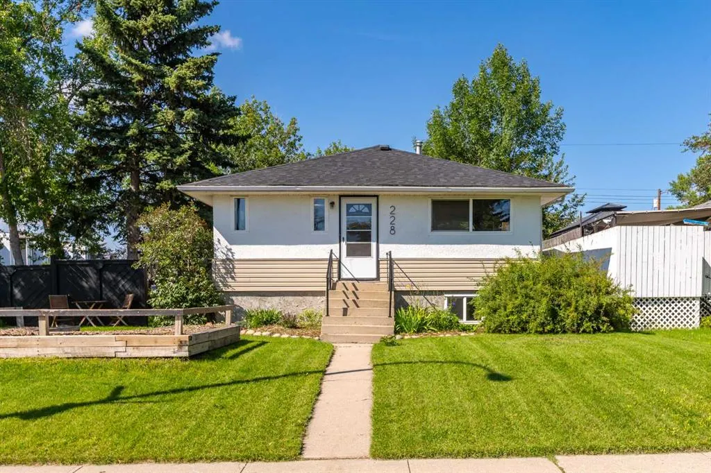 228 Lynnwood Drive SE