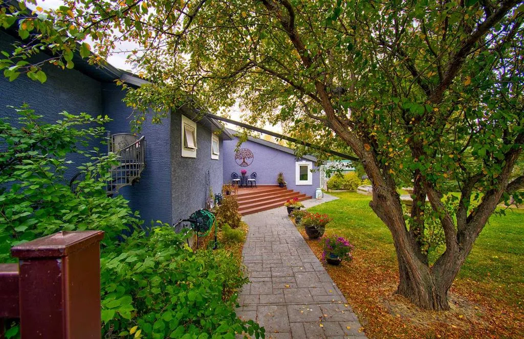 104 Hill Spring Meadows