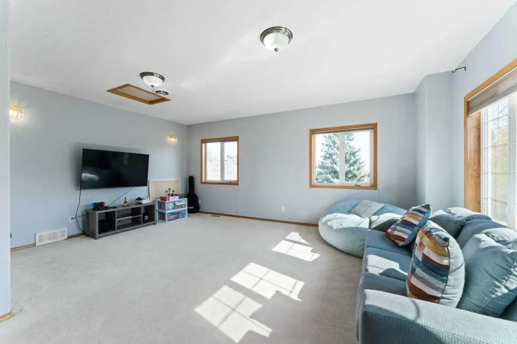 10 Grande Point Estates