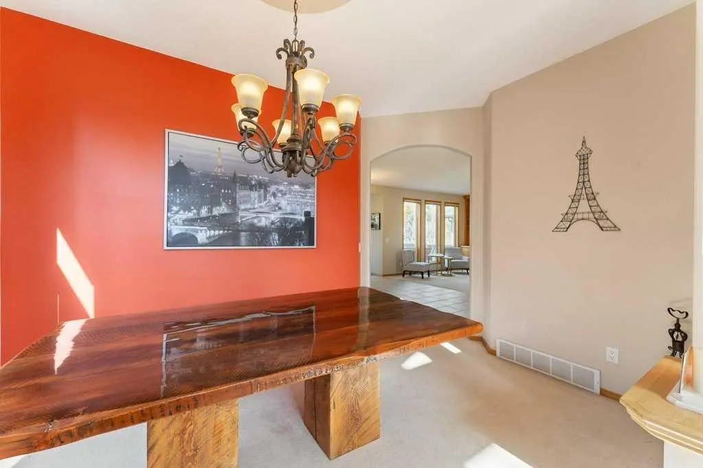 10 Grande Point Estates