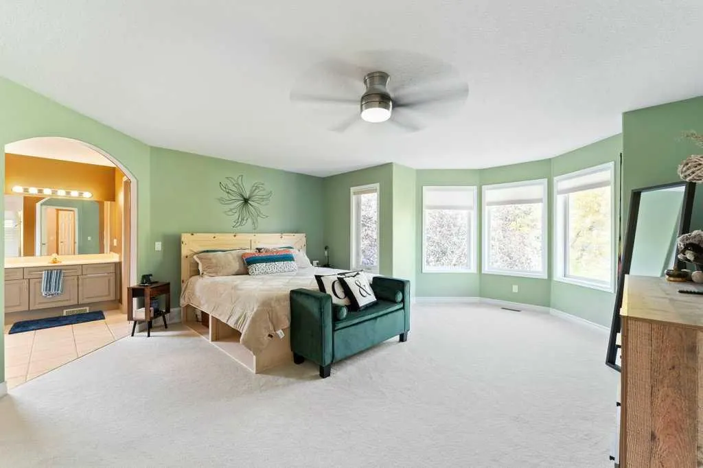 10 Grande Point Estates